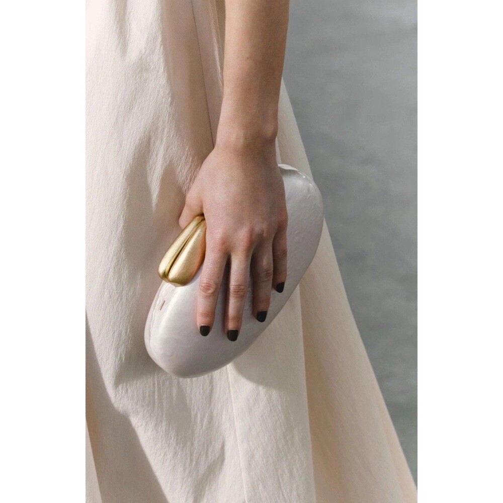 Zara NWT Pearlized Cream Hard Shell Box Clutch Bag Gold Fastening Evening - Picture 2 of 15
